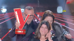 Patrizia Conte vince The voice senior e scoppia in lacrime. Gigi D'Alesio: "E' lei la voce"
