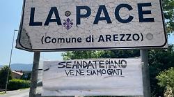 Arezzo, rivolta dei residenti a La Pace: "Fermate le corse con le auto"