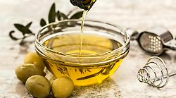 Olio toscano in piena salute: 37 mila aziende e 400 frantoi in attività. Sempre più prodotto d'eccellenza