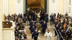 Pasqua, che cosa è la Volata di Castiglion Fiorentino: il tradizionale rito e la statua di legno del 1620 del Resurrexit