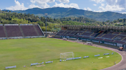 Addio a Papa Francesco. Il calcio si ferma, partite rinviate: Arezzo-Lucchese si giocherà mercoledì 23 aprile alle 18