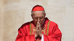 Giovanni Battista Re, chi è il cardinale decano che ha celebrato i funerali di Papa Francesco: storia e incarichi