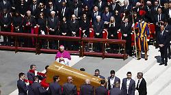 Funerali di Papa Francesco, il vescovo Andrea Migliavacca: "Il mondo riunito a Roma sia segnale di pace"