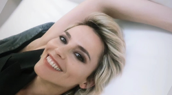 Da noi a ruota libera, Stefano Accorsi e Ginevra Francesconi: una figlia. Anche Carolyn Smith tra gli ospiti di Francesca Fialdini. Le anticipazioni