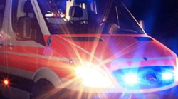 Coppia di 19enni resta ferita in un incidente stradale nella notte