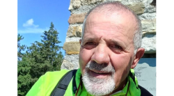 Morto il ciclista caduto nel bosco. Livio Casini aveva 71 anni. Ennesima tragedia in paese