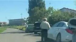 La strada provinciale 19 di Arezzo: pericolosa e troppo stretta. Il video