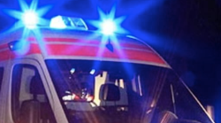 Due giovani donne ferite nell'incidente con la moto nella notte