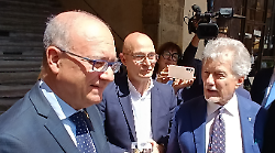 Giornata aretina con le scuole per il ministro Valditara tra Piazza Grande e la Fortezza: "Entusiasmare i giovani"