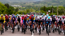 Arriva il Giro d'Italia: come cambiano i servizi bus lungo le strade aretine
