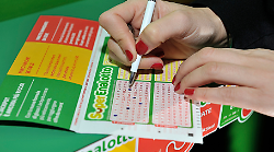 Il Superenalotto regala 82 mila euro: la giocata fortunata in una ricevitoria di Montevarchi