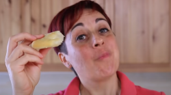 Le focaccine soffici di Benedetta Rossi: una delle ricette più amate, milioni di visualizzazioni. Il video