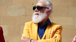 Arezzo, i Dandy sfilano sul sagrato: TUTTE LE FOTO