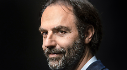 Neri Marcorè ad Arezzo apre l'Officine Social Movie