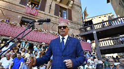 Renato Bircolotti mossiere al Palio di Siena anche nel 2026: lo vogliono i capitani delle contrade. Quinta volta