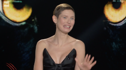 "Il pene mi ha guarita dal cancro". Bianca Balti scatenata a Belve: "Dio mi ha dato il migliore del mondo"