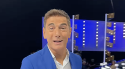 Chi può batterci?, Marco Liorni chiude la stagione con un finale elettrizzante. Vip pronti a tutto. Le anticipazioni