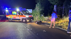 Scooterista investe pedone nella notte, entrambi restano feriti. E' successo alla Chiassa Superiore