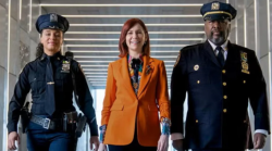 Elsbeth torna su Rai 2, nuova stagione tra omicidi e misteri da risolvere a New York. Le anticipazioni