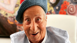 Addio ad Alvaro Vitali, Pierino clown fragile di un’Italia perduta. Una morte in silenzio e 10 cose da sapere