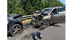 Scontro frontale tra auto sul raccordo: due uomini feriti trasportati in ospedale