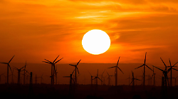 La rivoluzione silenziosa dell'energia: il sorpasso di quella pulita.  Come le comunità rinnovabili stanno cambiando il futuro (e la tua bolletta)