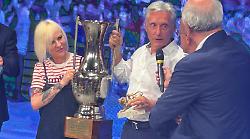 La Coppa della Milano-Sanremo torna nelle mani di Beppe Saronni dopo 42 anni