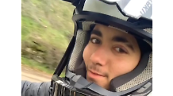 Lutto cittadino per il funerale di Lorenzo morto a 17 anni nell'incidente stradale: bandiere a mezz'asta e minuto di silenzio
