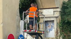 Arezzo, luci sull'acquedotto vasariano per illuminare i due dipinti