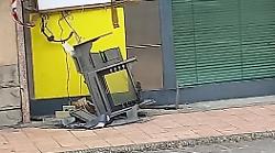 Ponte a Poppi, fanno saltare il bancomat ma fuggono senza bottino