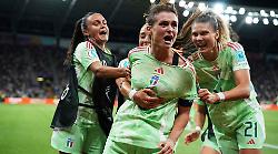 Le ragazze terribili della Nazionale sfidano l'Inghilterra. Ecco chi sono le stelline a caccia degli Europei di calcio donne. Partita in diretta tv