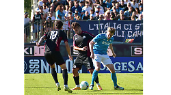 L'Arezzo batte il Napoli 2 a 0 con gol di Pattarello e Varela. Un'amichevole già entrata nella storia