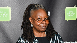 La finta suora in fuga dall'assassino. Whoopi Goldberg su Rai 1 con Sister Act 