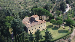 Guerra sul castello di Policiano: avvocato fa scattare il sequestro conservativo