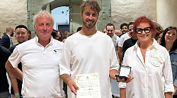 Andrea Magini fisioterapista nello staff del Chelsea riceve riconoscimento nel suo comune