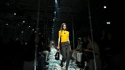 Prada cresce ancora: in sei mesi ricavi netti per 2.7 miliardi di euro (+9%). Continua il boom di Miu Miu: + 49%