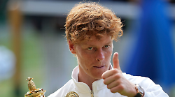 Jannik Sinner, conto alla rovescia per il ritorno in campo. Le ambizioni sul cemento e il nuovo amore Laila Hasanovic