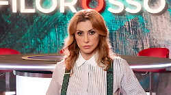 Manuela Moreno, bretelle e cravatta: chi è la giornalista che con la moda sfida i pregiudizi in tv