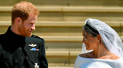 Harry e Meghan e l'ira della regina Elisabetta: "E' casa mia e pago io". Le verità sul matrimonio, la rabbia rimasta segreta