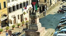 Bandiera della Palestina sventola su Garibaldi ad Anghiari