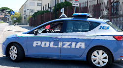 Spaccio di cocaina dall'auto: 39enne arrestato dalla polizia. Disposti i domiciliari