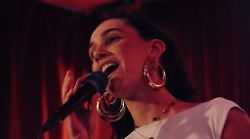 La voce di Selene Zuppardo a Jazz and Wine: tutti gli appuntamenti di Casa Bruschi