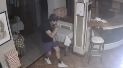 Ladri in azione nel ristorante dell'hotel: danni, furto di soldi della cassa e di bottiglie dal frigo