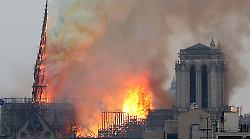 Notre Dame de Paris, il disastroso incendio che ha distrutto la cattedrale e la sua rinascita: lavori di restauro per 700 milioni grazie ai benefattori