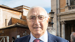 Programmi Rai stravolti per la morte di Pippo Baudo. Cambia tutto, ecco le novità nei palinsesti