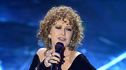 Fiorella Mannoia, concerto in piazza Signorelli. Tutti gli appuntamenti di Cortonantiquaria