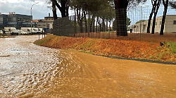 Bomba d'acqua su Arezzo, il Comune: "Nubifragio di eccezionale violenza, rete fognaria in crisi". Il punto sugli interventi