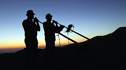 Lo spettacolo dell'alba dal Monte Penna con il sottofondo musicale dell'Alpenhorn