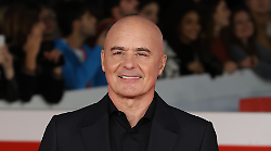Luca Zingaretti e l’ultima voce di Andrea Camilleri: l'autodifesa di Caino in una serata che sfida il tempo