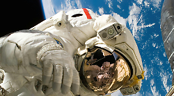 La palestra nello spazio: gli allenamenti degli astronauti per tutelare muscoli, ossa e vista. Pensando a Marte